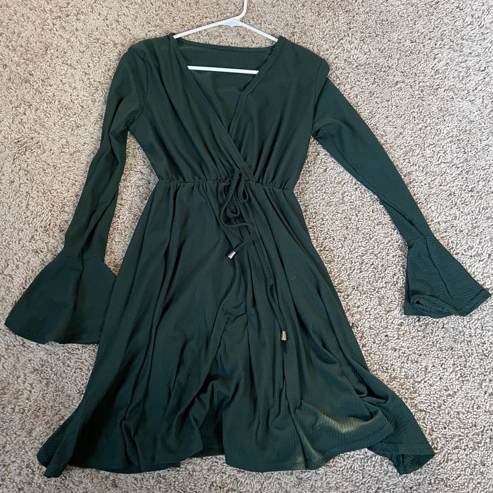 Bell sleeve V neck dress